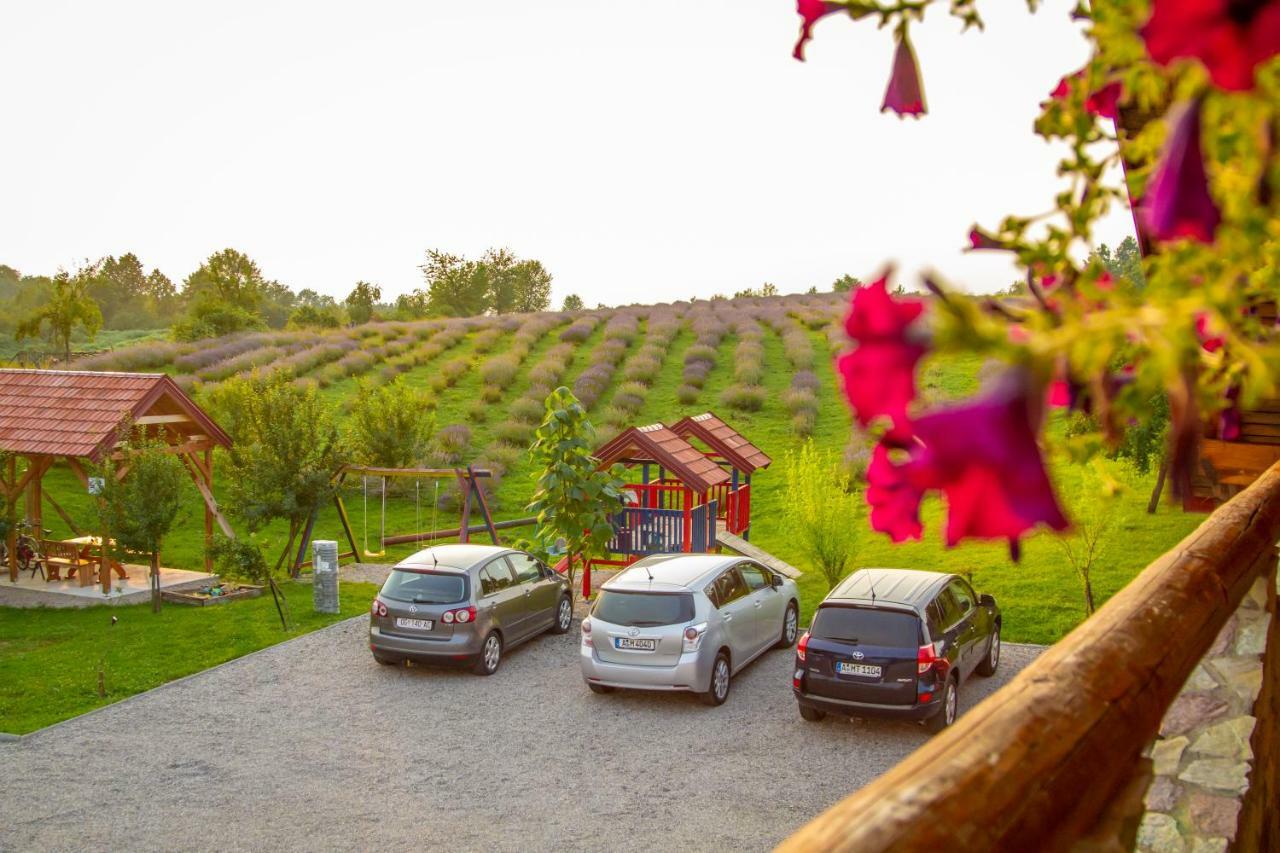 Lavanda Farm Apartmani Rakovica Exterior photo