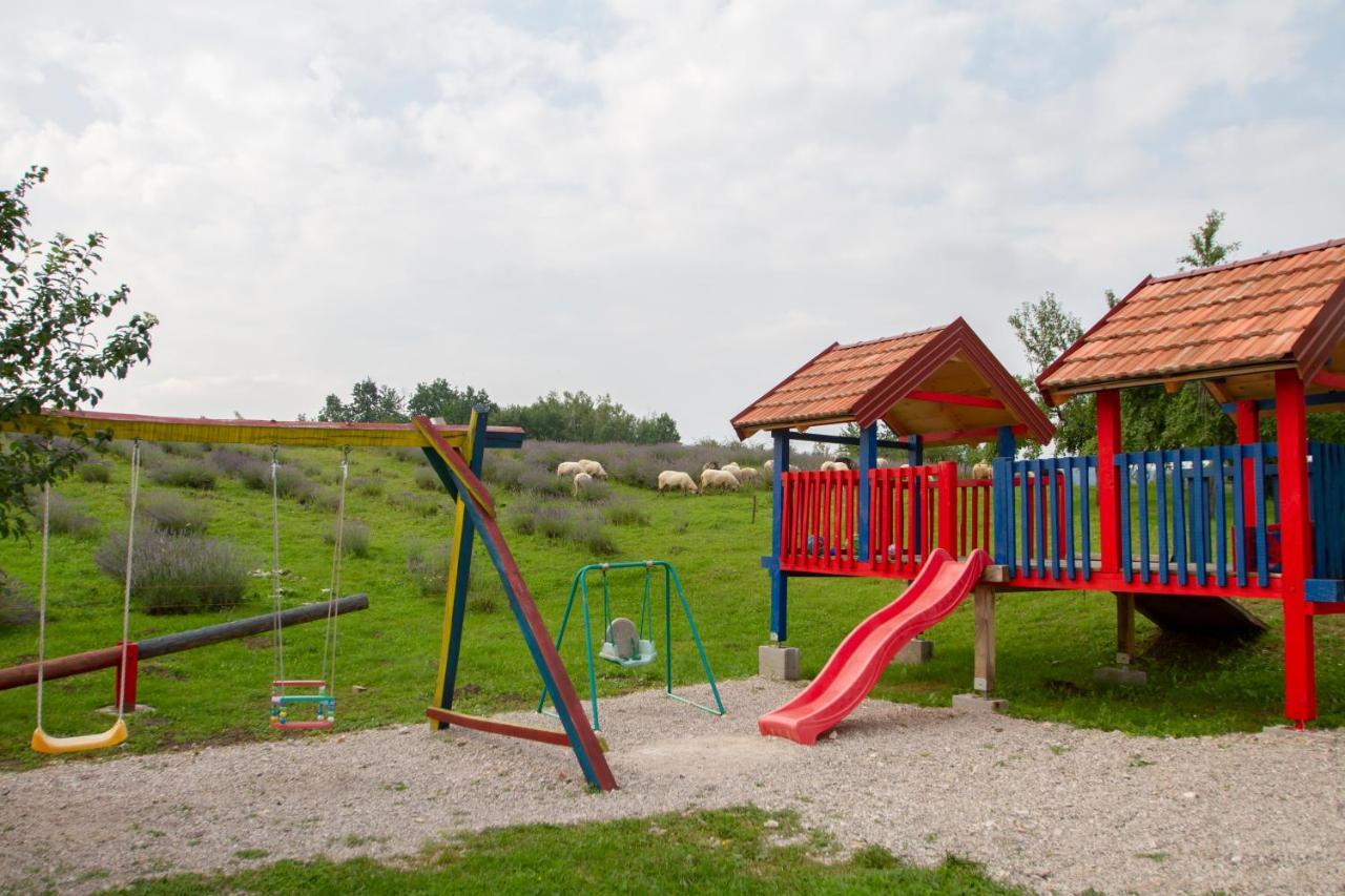 Lavanda Farm Apartmani Rakovica Exterior photo